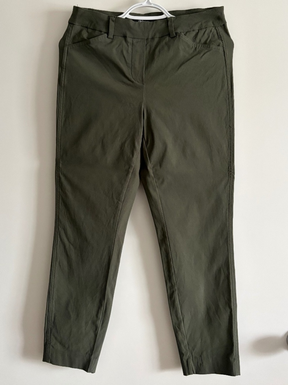 EUC Reitmans ‘The Iconic’ Slim-Leg High-Rise Ankle Pants in Olive Green Size 8R